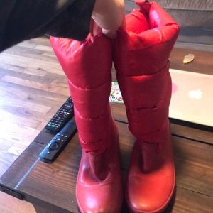 Tory Burch puffer red boots
